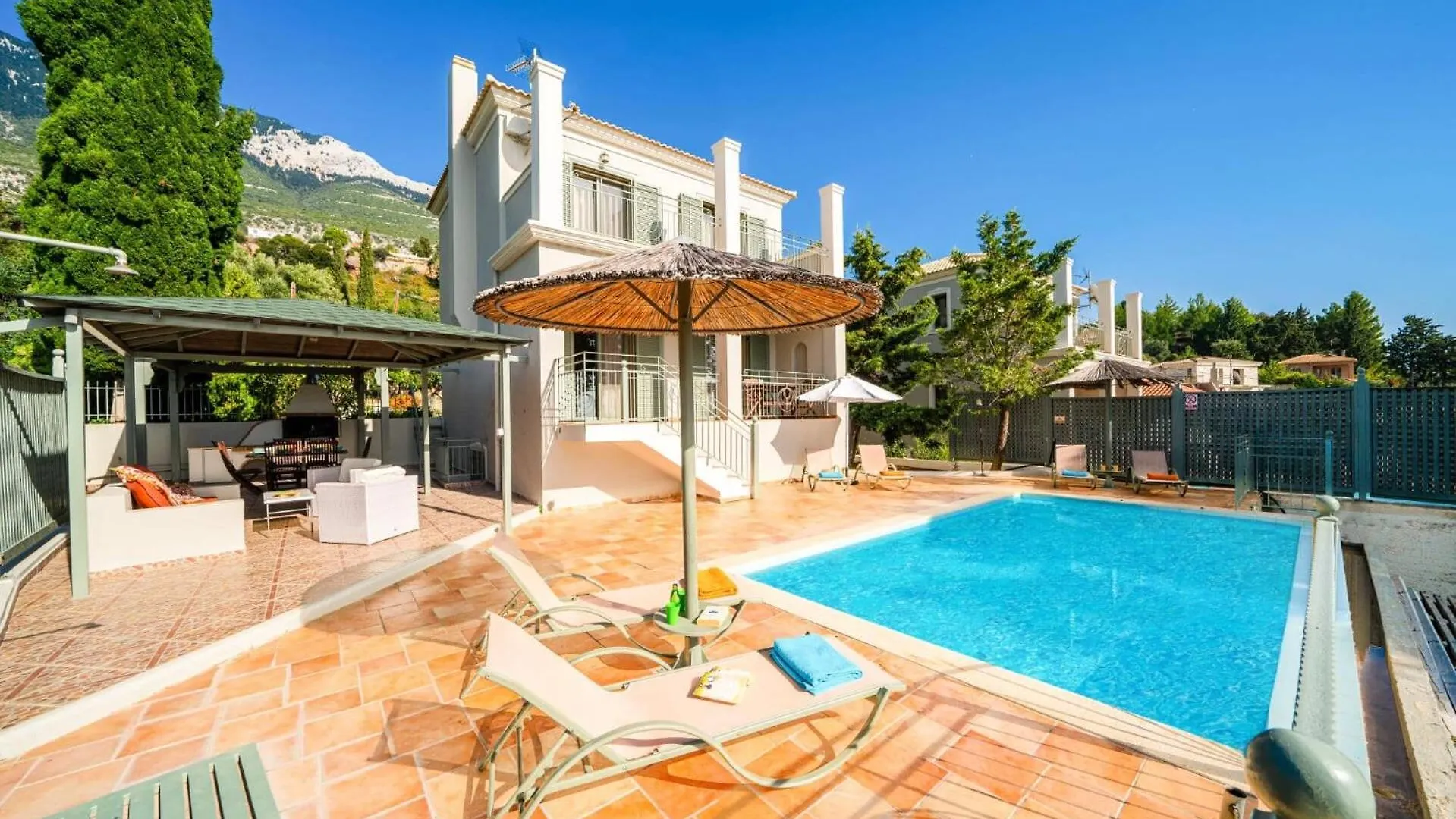 Villa Andrea By Villa Plus Lurdáta