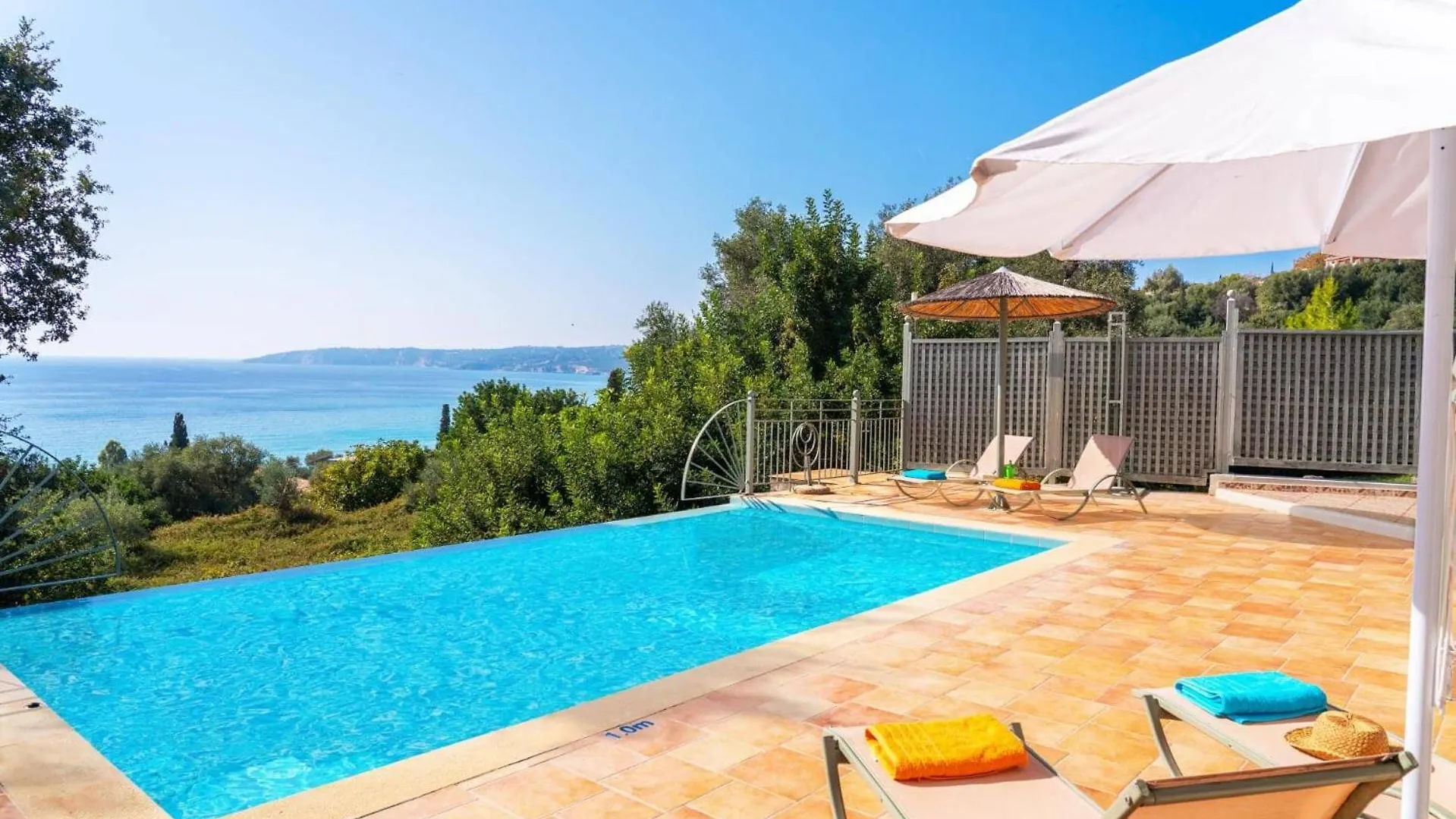 Villa Andrea By Villa Plus Lourdata
